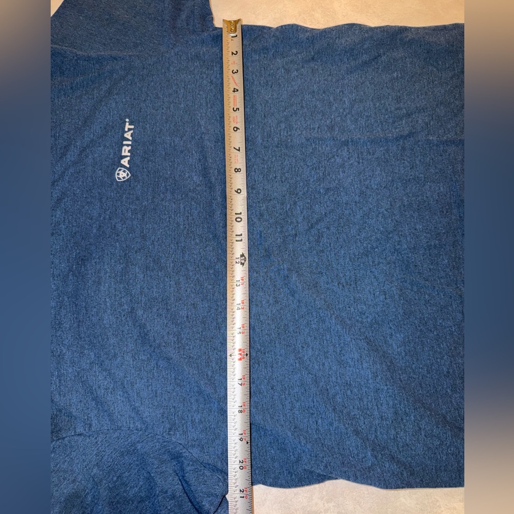 Ariat Shirt Size XL Blue Short Sleeve American Inspired Bull Logo Casual EUC - Picture 5 of 8